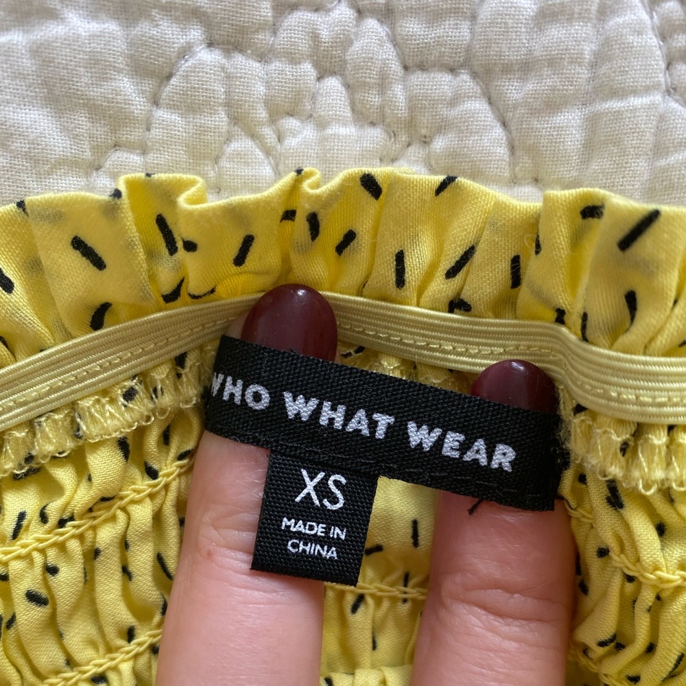 Fun yellow spring top! - Picture 2 of 5